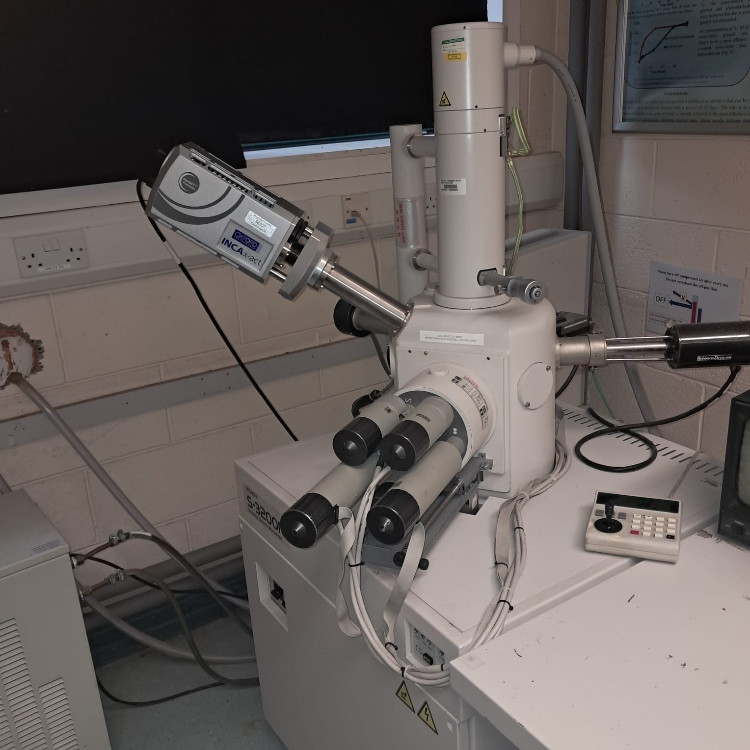 Used HITACHI S-3200 SEM