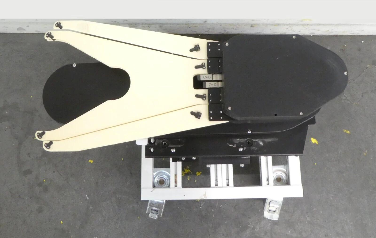 Used Kawasaki Kawasaki 3NT420B-B029 300mm Dual Blade Wafer Transfer Robot Broken End Effector