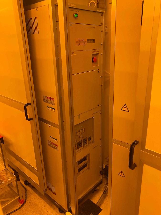 Used 2004 Hitachi S9220 CD-SEM