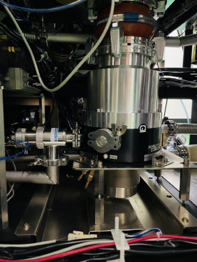 Used 2006 Hitachi S-9260 CD-SEM