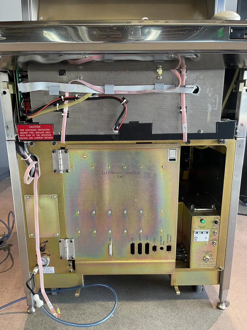 Used 1997 KLA-Tencor Surfscan 6220 Defect Inspection System