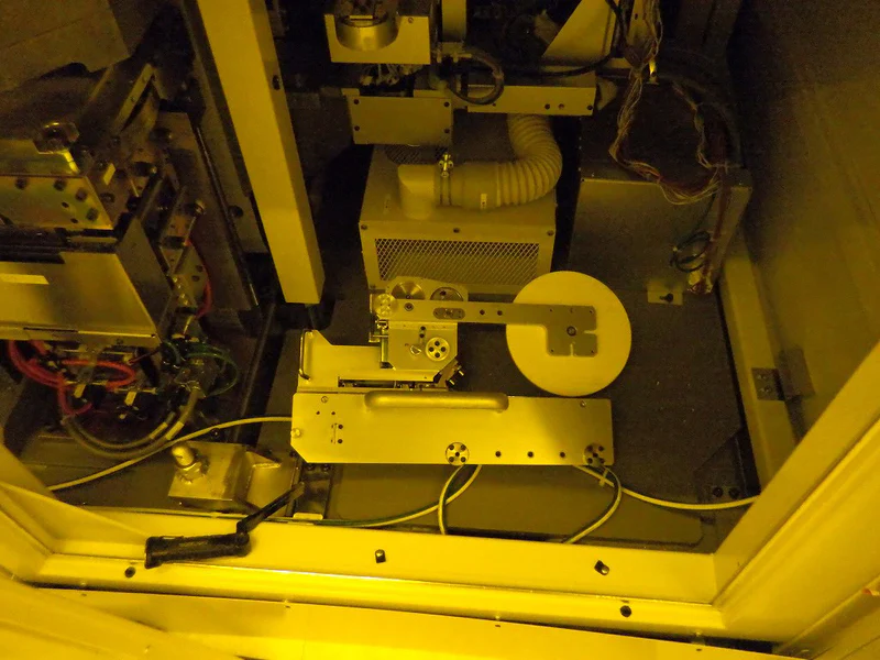 Used 2000 Canon FPA 3000 iW Stepper