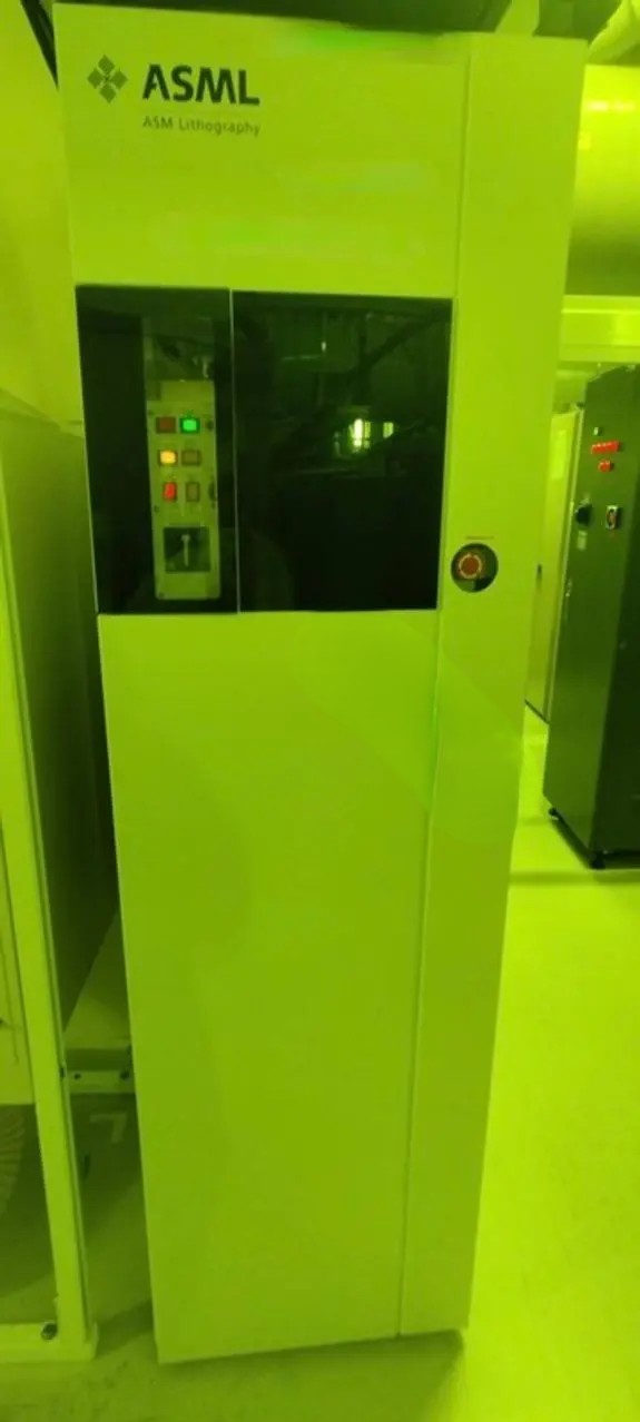 Used 2000 ASML 700D
