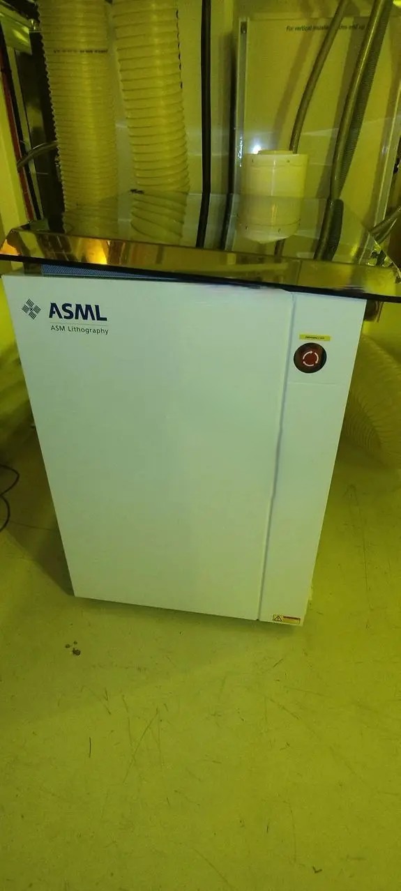 Used 2000 ASML 700D