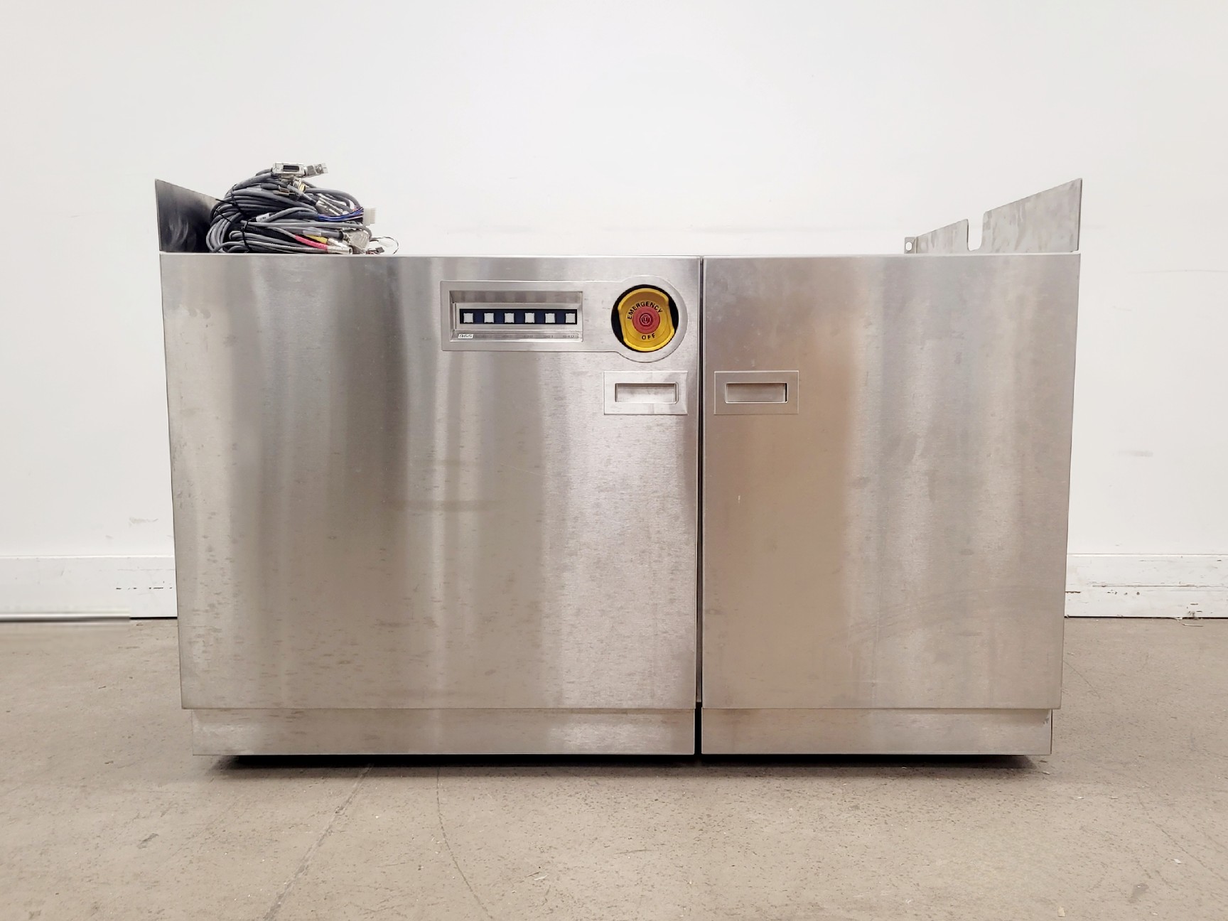 Used 2015 BD FACSAria Fusion Cell Sorter SORP w/ BD-400 Biosafety Cabinet & Accessories
