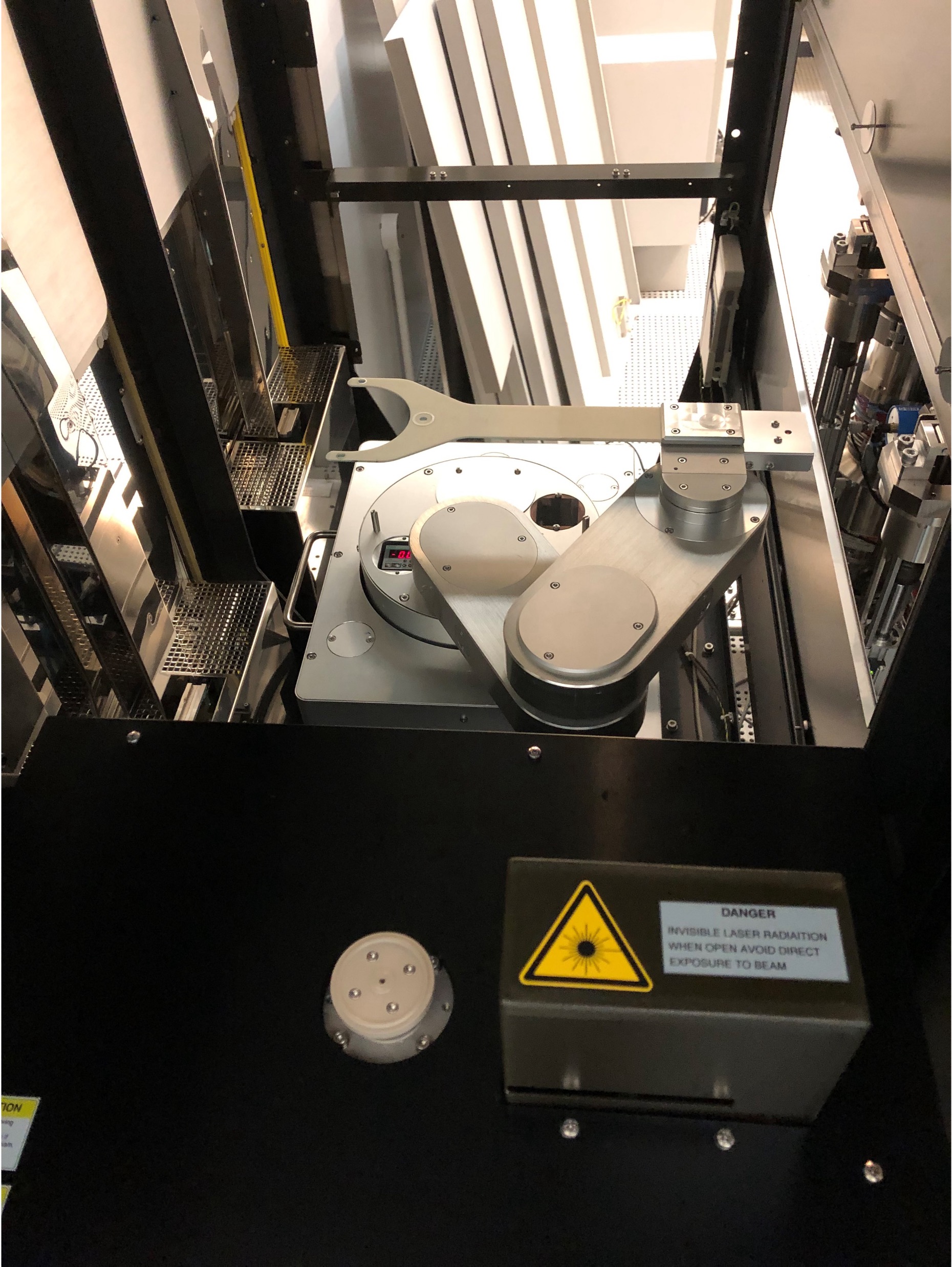 Used 2001 Hitachi S-9300 CD-SEM