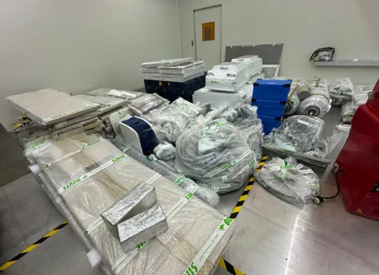 Refurbished 1999 Axcelis (Eaton) NV GSD-HE Ion Implanter