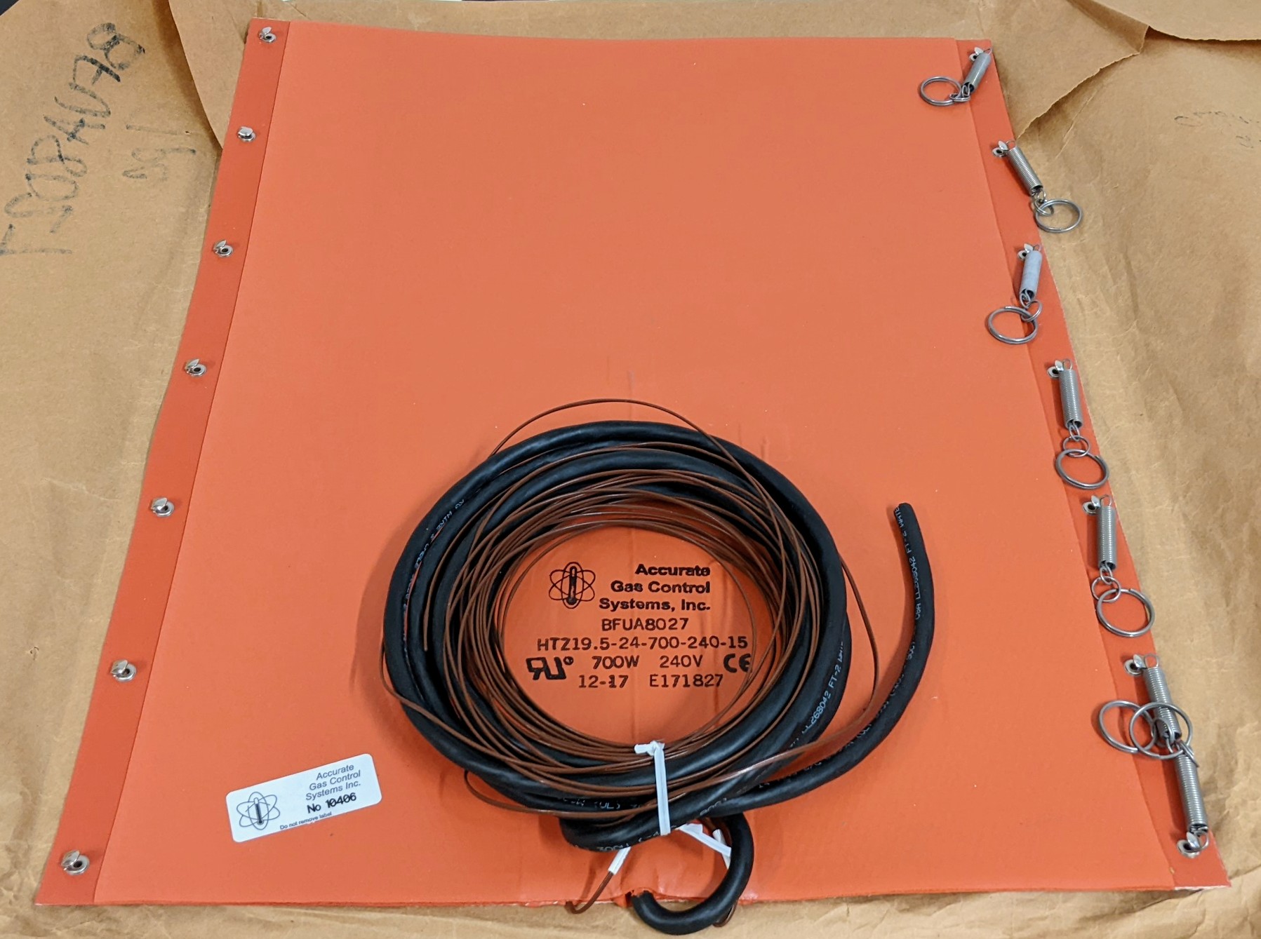 Used Versum Materials (Accurate Gas Control Systems) HTZ95-2 220V PANEL - SIZE: 7X45 & 7X32.2