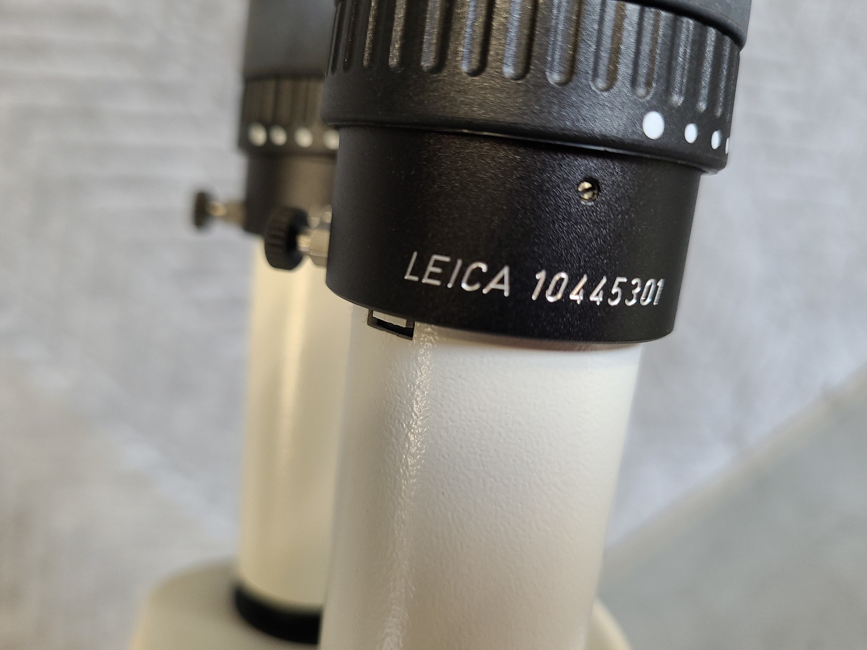 Used Leica MZ12.5 Stereo Microscope with CLS 150 X Light Source Lab