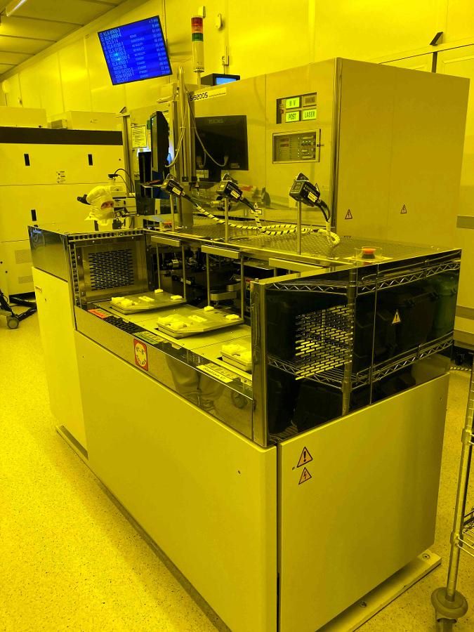 Used 2004 Hitachi S9220 CD-SEM