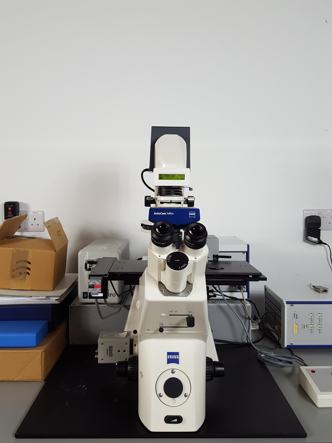 Used PALM Laser Microscope Microlaser Microbeam Capture Zeiss Axiovert 200M P.A.L.M