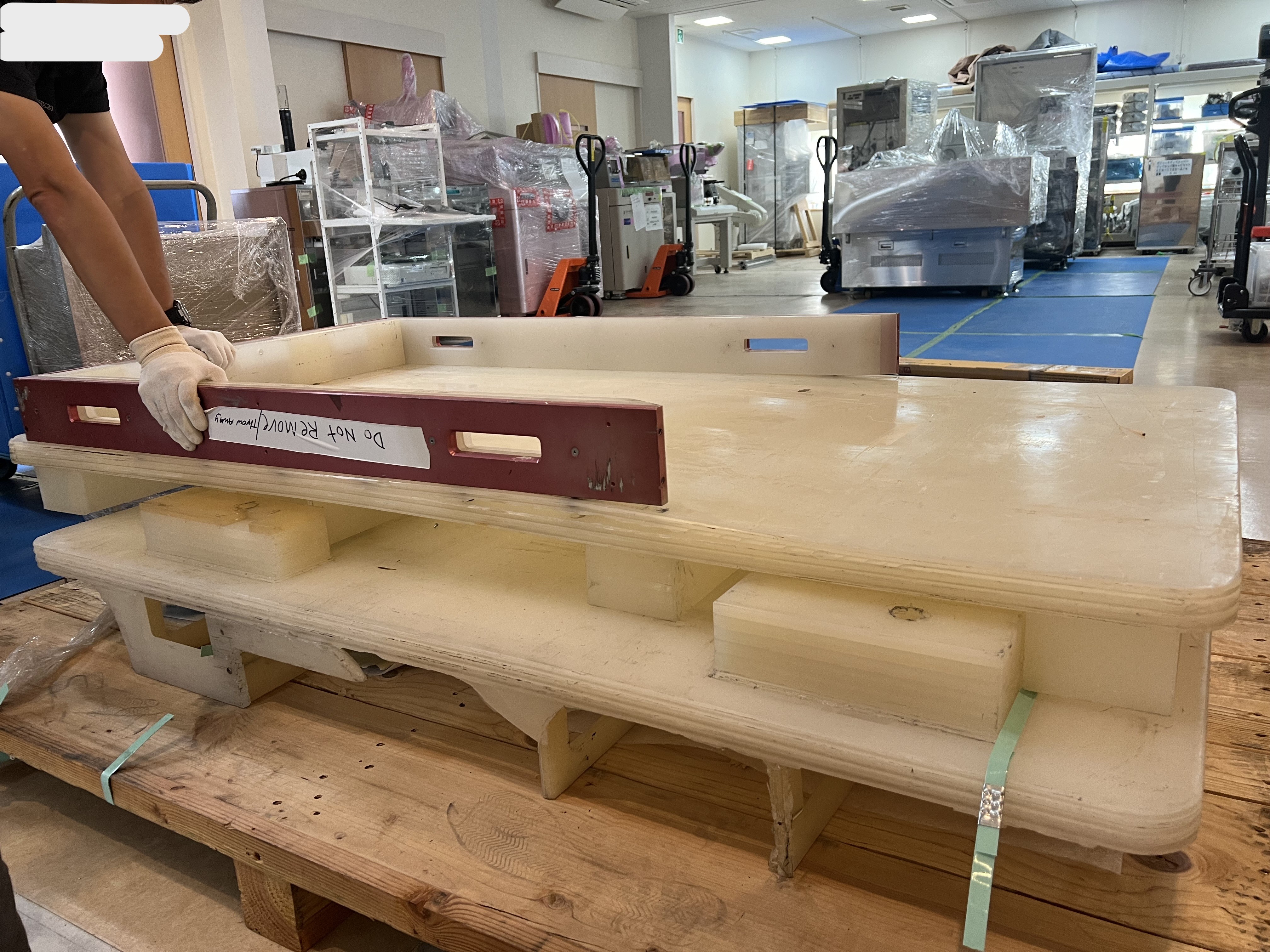 Used KLA 2138 XP Dual open cassette for 200mm