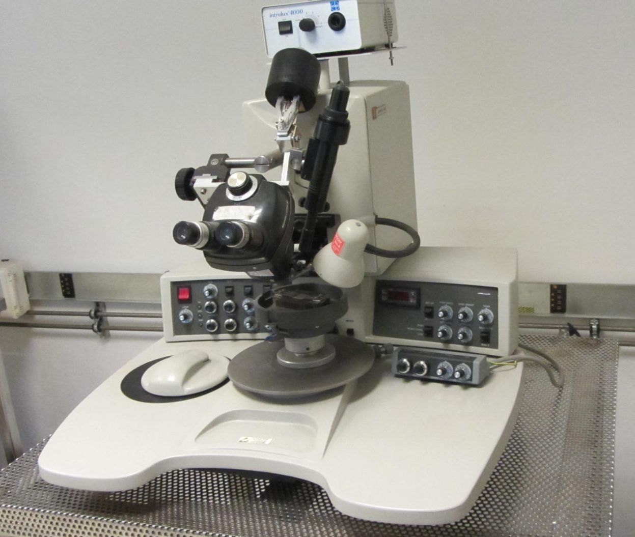 Used Kulicke & Soffa Model 4526 Manual wedge bonder