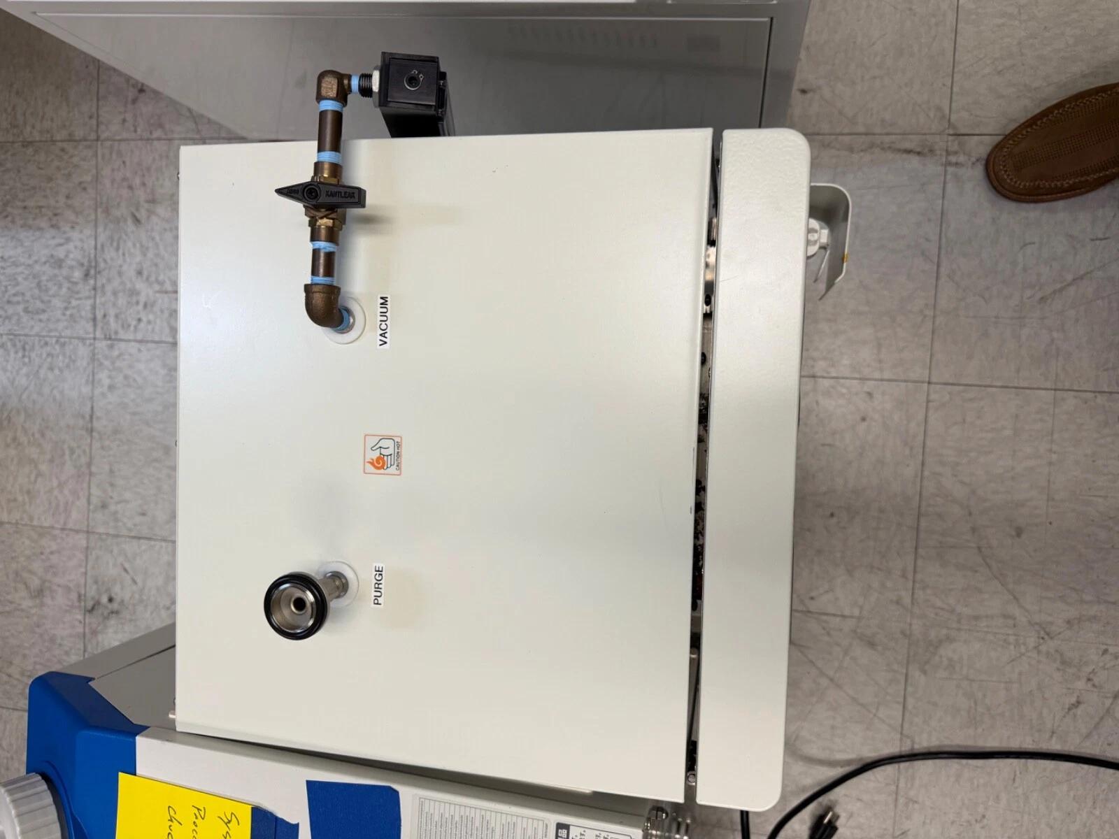 Used Yamato ADP200C Programmable Vacuum Drying Oven 115VAC, 10L Capacity