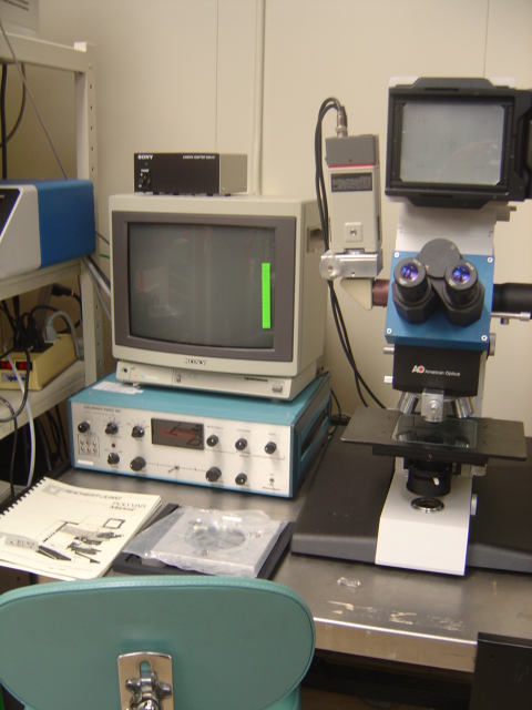 Used Reichert-Jung Polyvar MET  Microscope