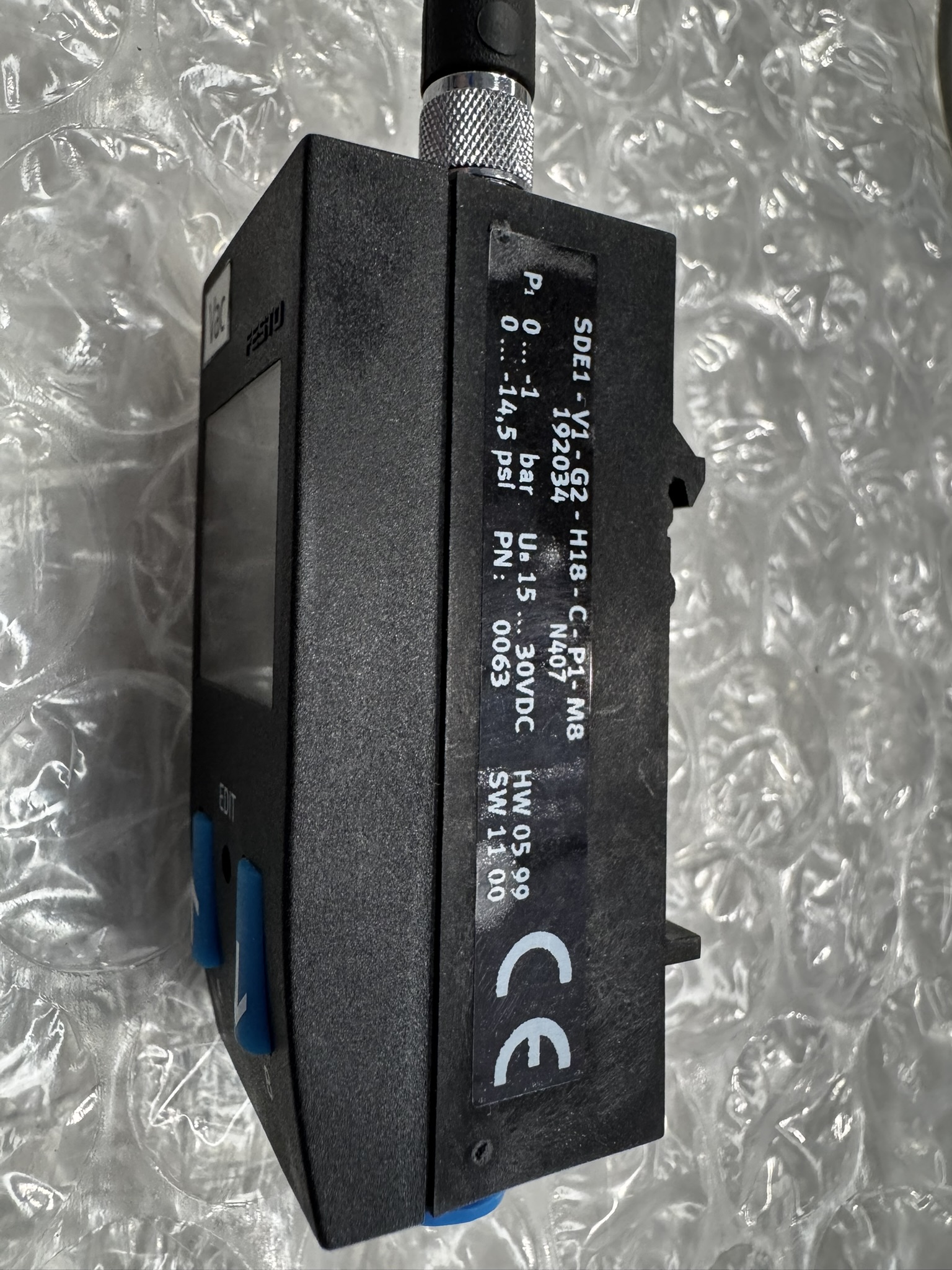 Used Festo SDE1-V1-G2-H18-C-P1-M8 Digital Pressure Sensor 0-1 Bar 14.5 PSI P/N 192034