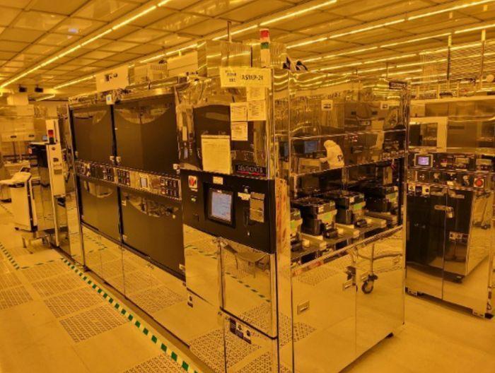 Used 2000 TEL ACT8 Coater Developer Dual Block 3c3d