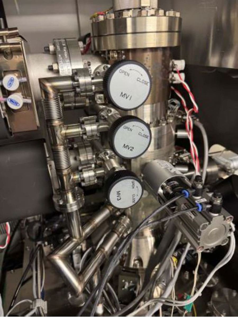 Used 996 Hitachi S-8820