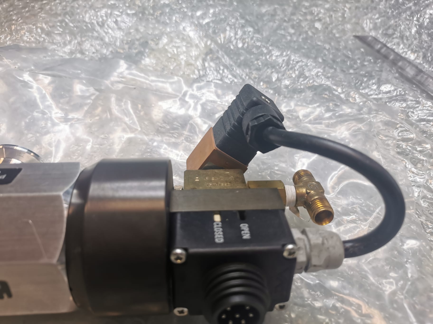 Used Eaton Nova 6200AV VAT Valve 26333-KA41