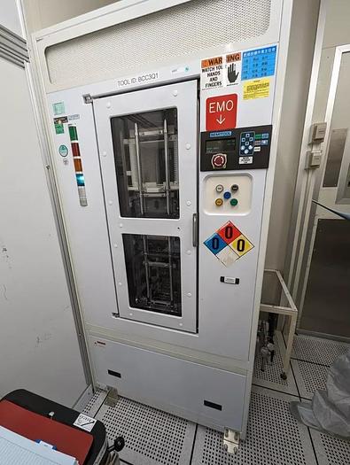 Used Semitool Storm III, Wafer cassette, box clean system