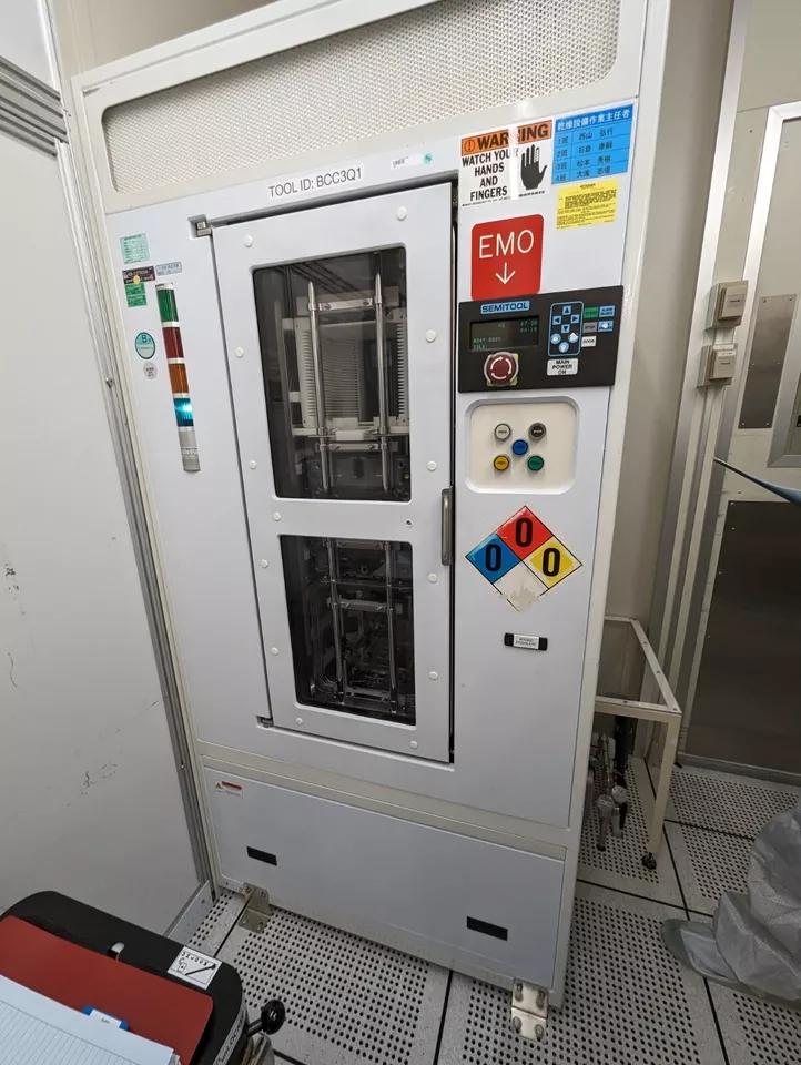 Used Semitool Storm III, Wafer cassette, box clean system