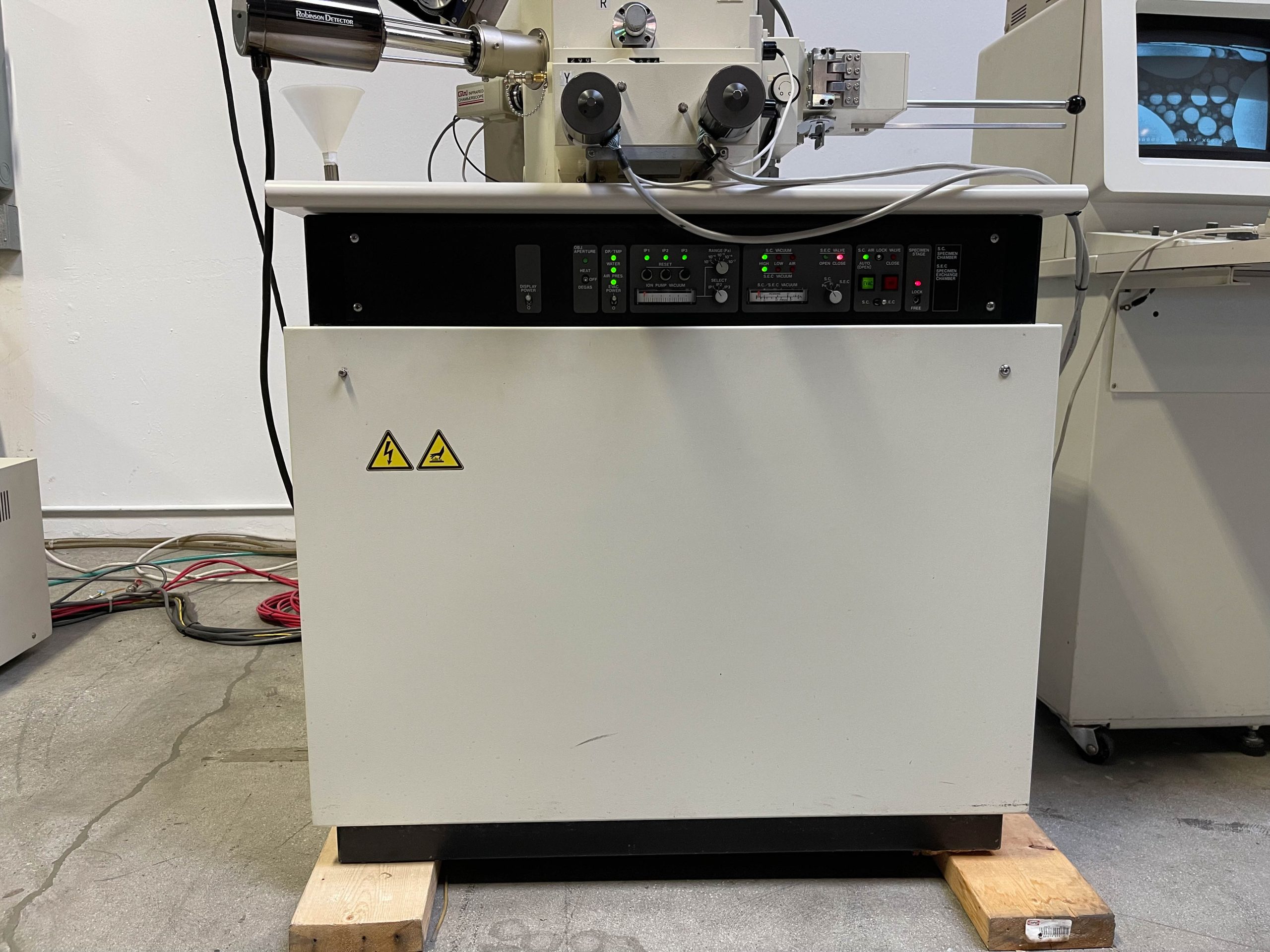 Used 1997 Hitachi S-4500 II Scanning Electron Microscope (SEM)