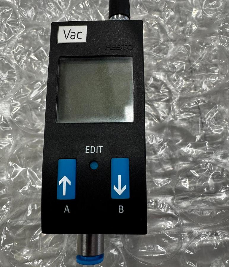 Used Festo SDE1-V1-G2-H18-C-P1-M8 Digital Pressure Sensor 0-1 Bar 14.5 PSI P/N 192034