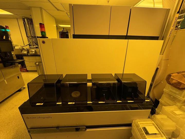 Used 1996 ASML PAS 5500 / 300 C DUV Stepper (Deep Ultraviolet)