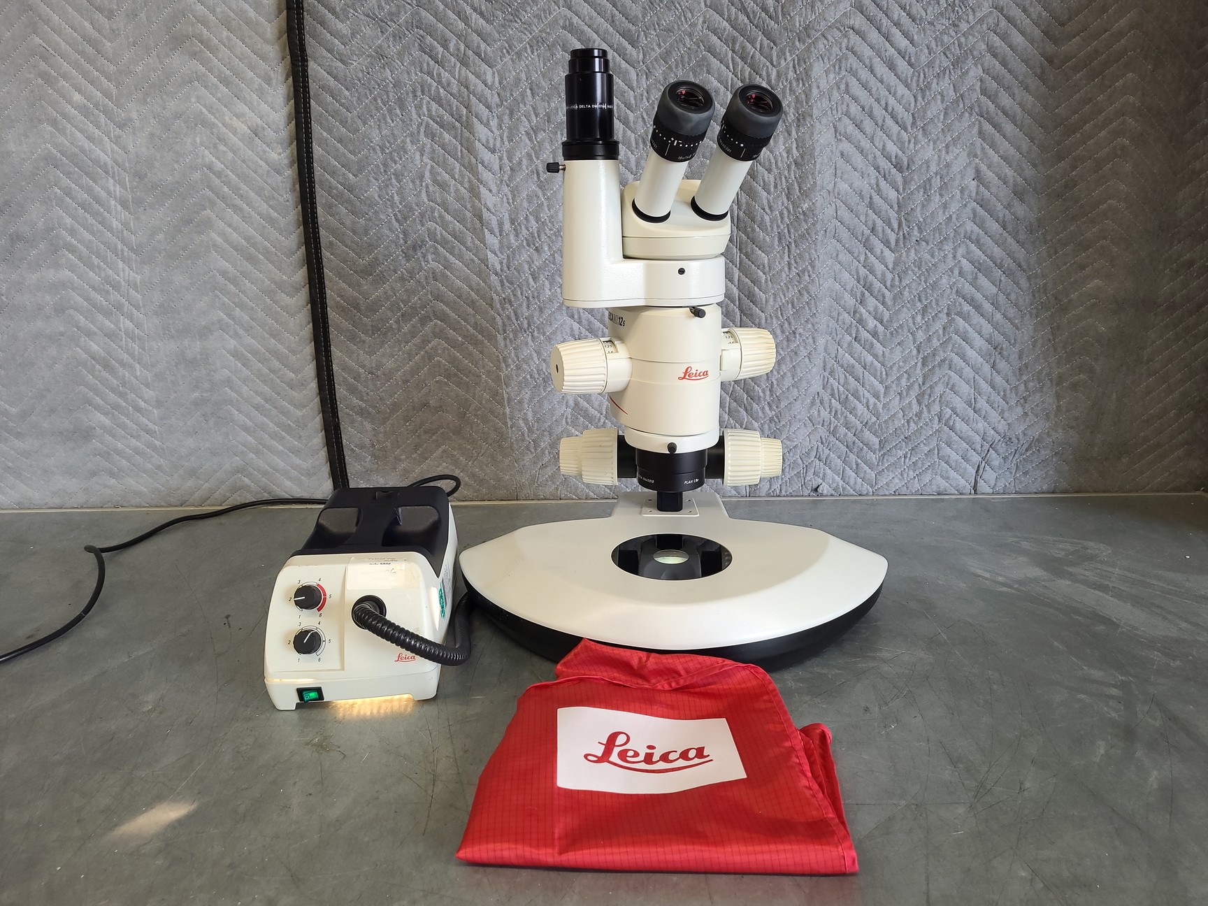 Used Leica MZ12.5 Stereo Microscope with CLS 150 X Light Source Lab