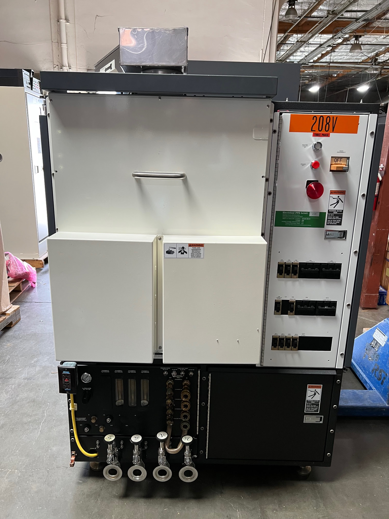 Used 1993 AMAT P5000 PECVD tool 3 Chamber