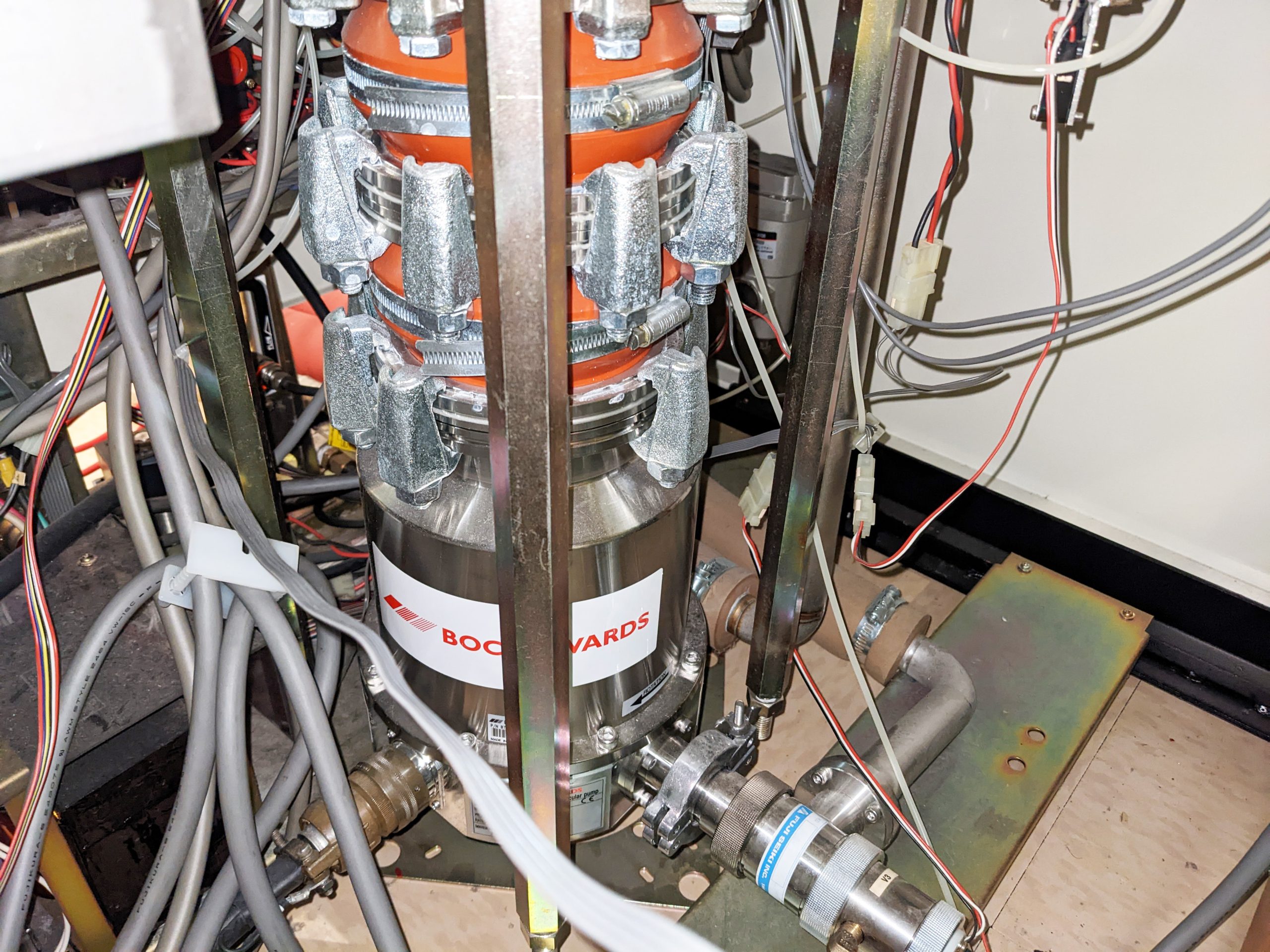 Used 1998 Hitachi S 5000 Field Emission Scanning Electron Microscope