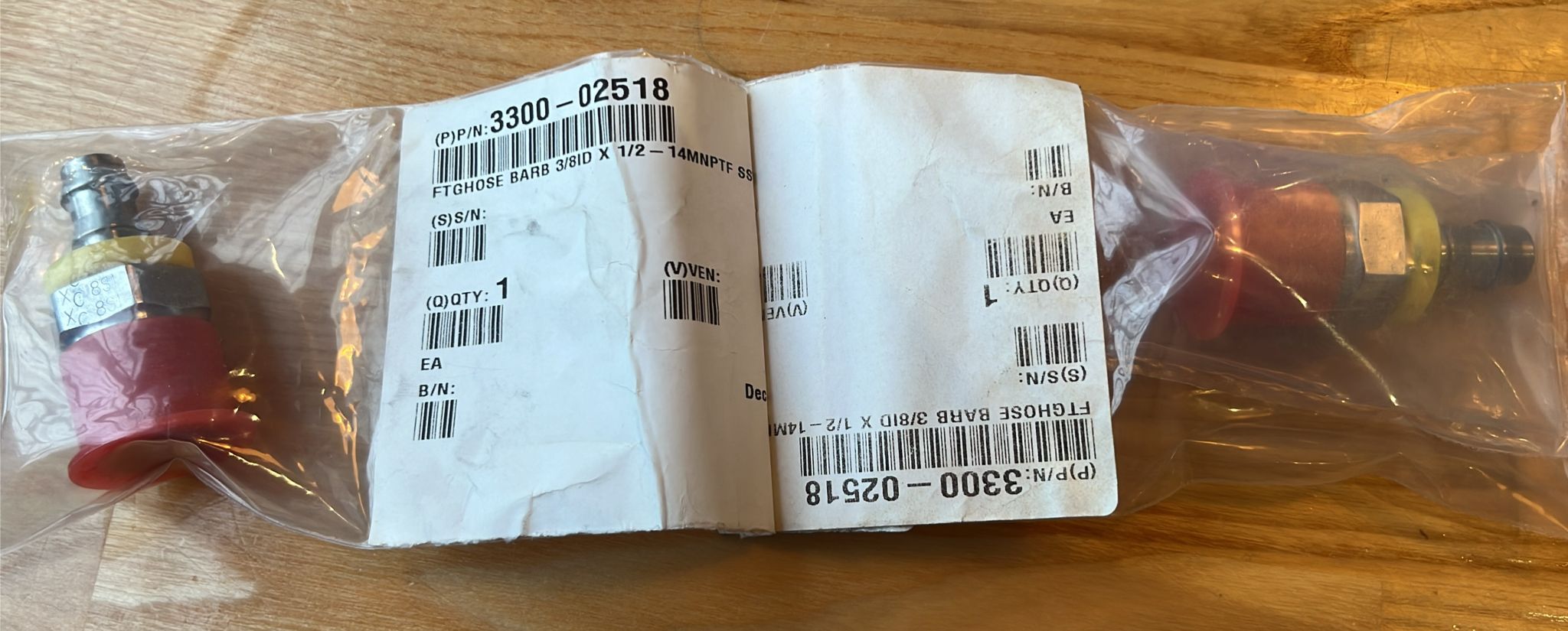 Used Applied Materials AMAT 3300-02518 FTG HOSE CON 3/8 HOSE ID
