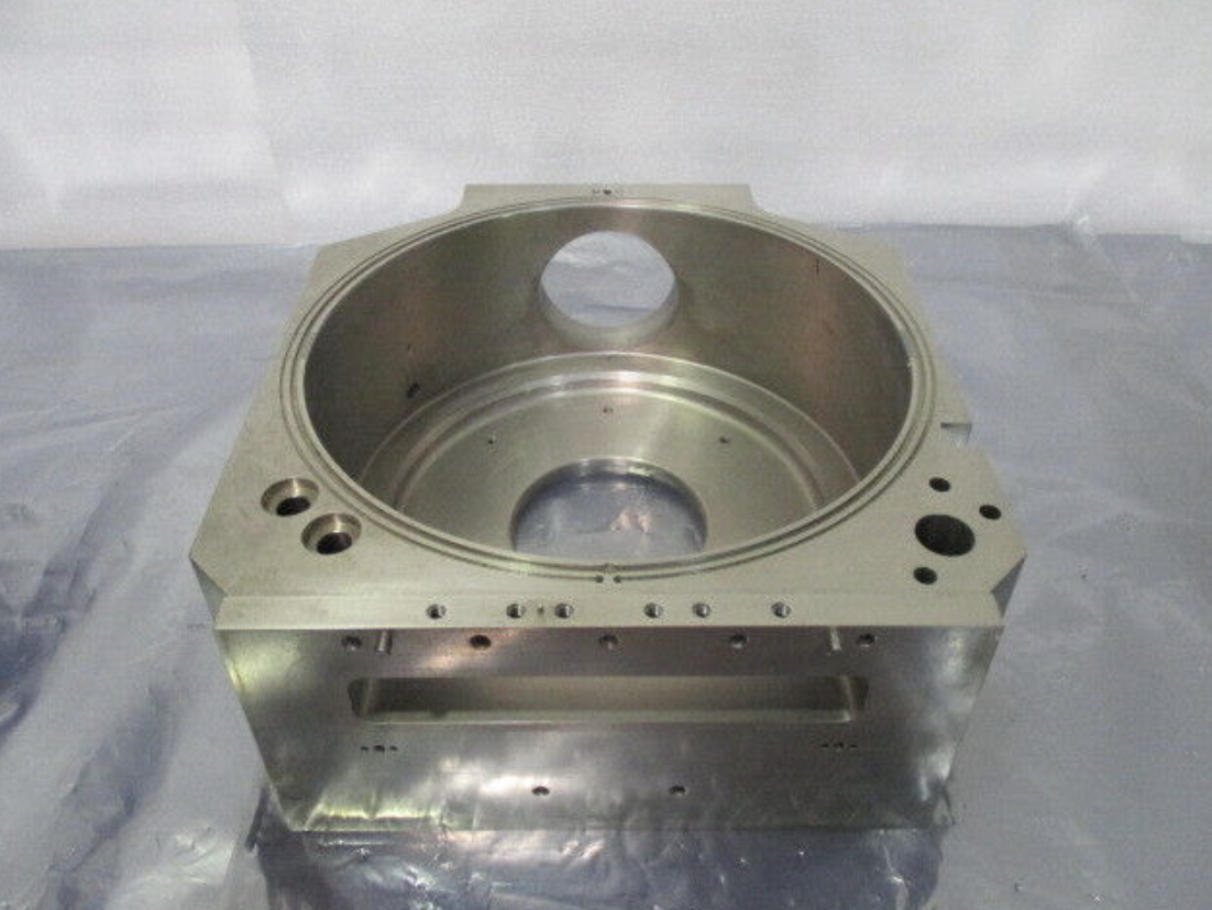 Used AMAT 0040-01761 Endura Pre-clean Chamber Body, Sputter, PVD, 424141