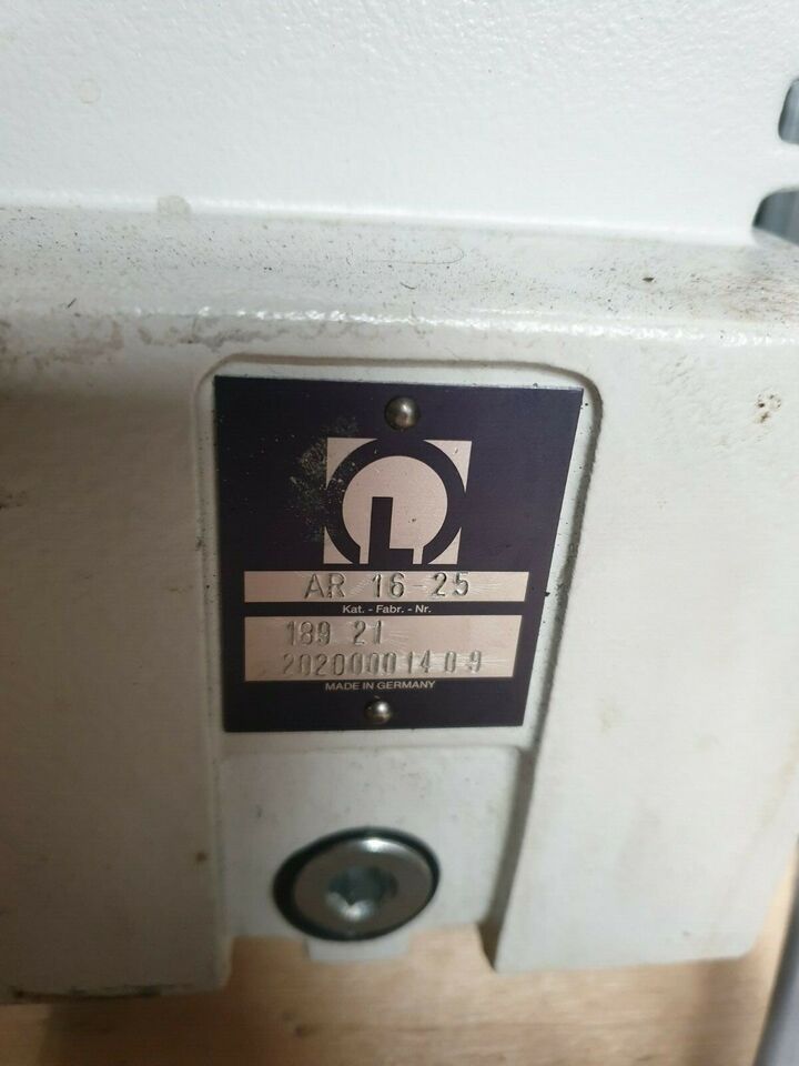 Used Leybold TRIVAC S16B Vacuum Pump W/ AR16-25 EXHAUST OIL MIST FILTER (RBD1.2)