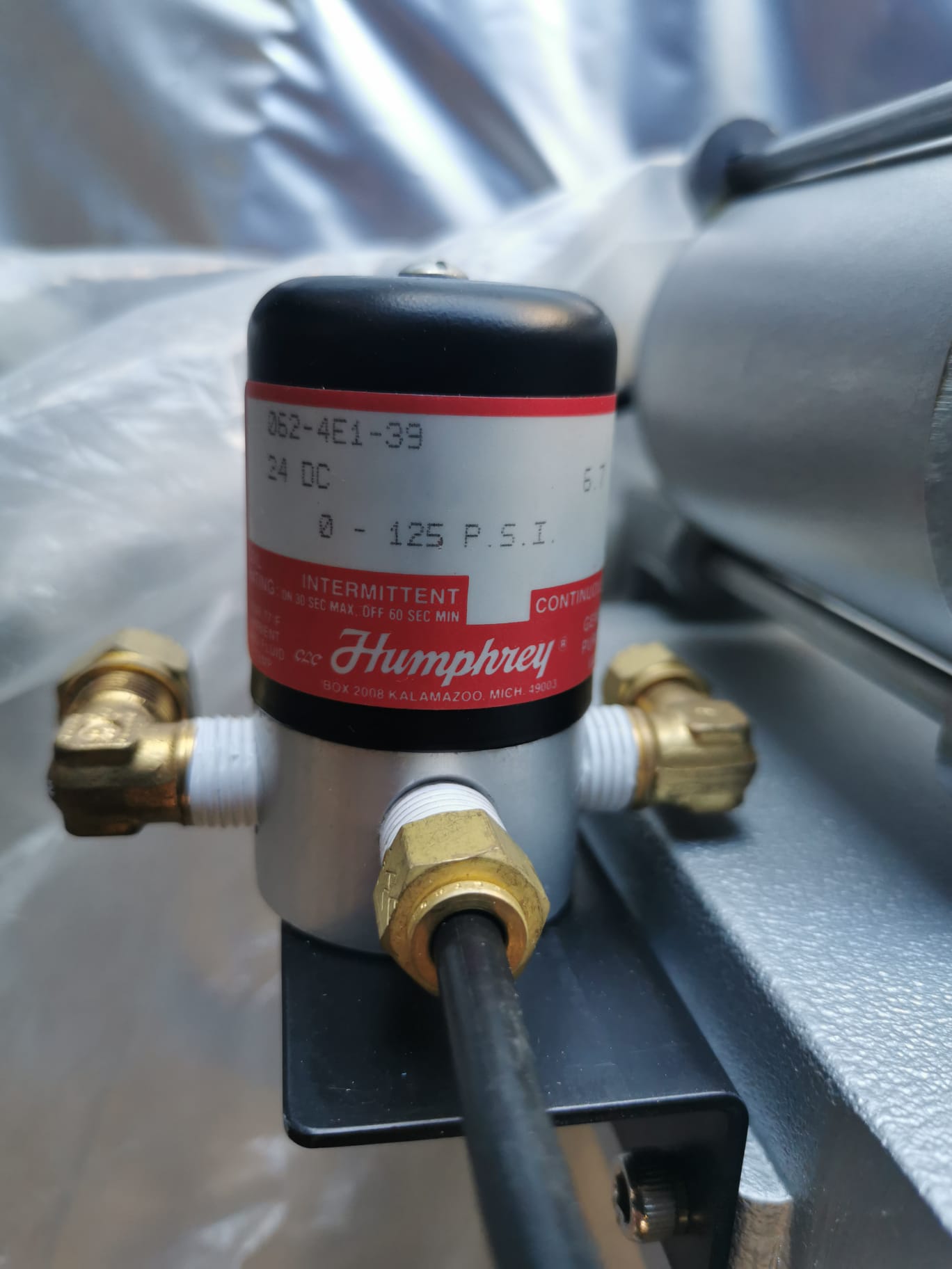 Used Eaton Nova 6200 AV Vacuum Research Company Gate Valve