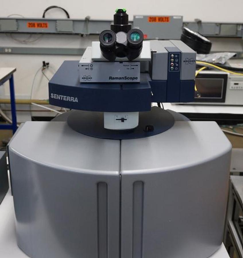 Used Bruker Senterra R200L RAMAN microscope with Olympus BX51 microscope and motorized XY stage