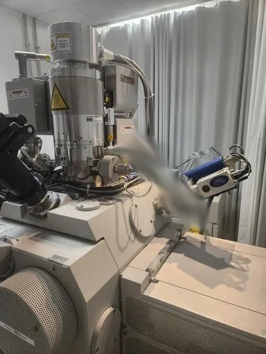 Used THERMOFISHER SCIENTIFIC / FEI / PHILLIPS Strata 400S