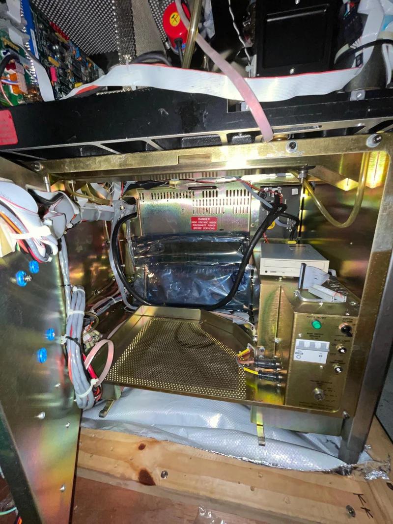 Used 1995 KLA Surfscan 6420 Particle Defect System