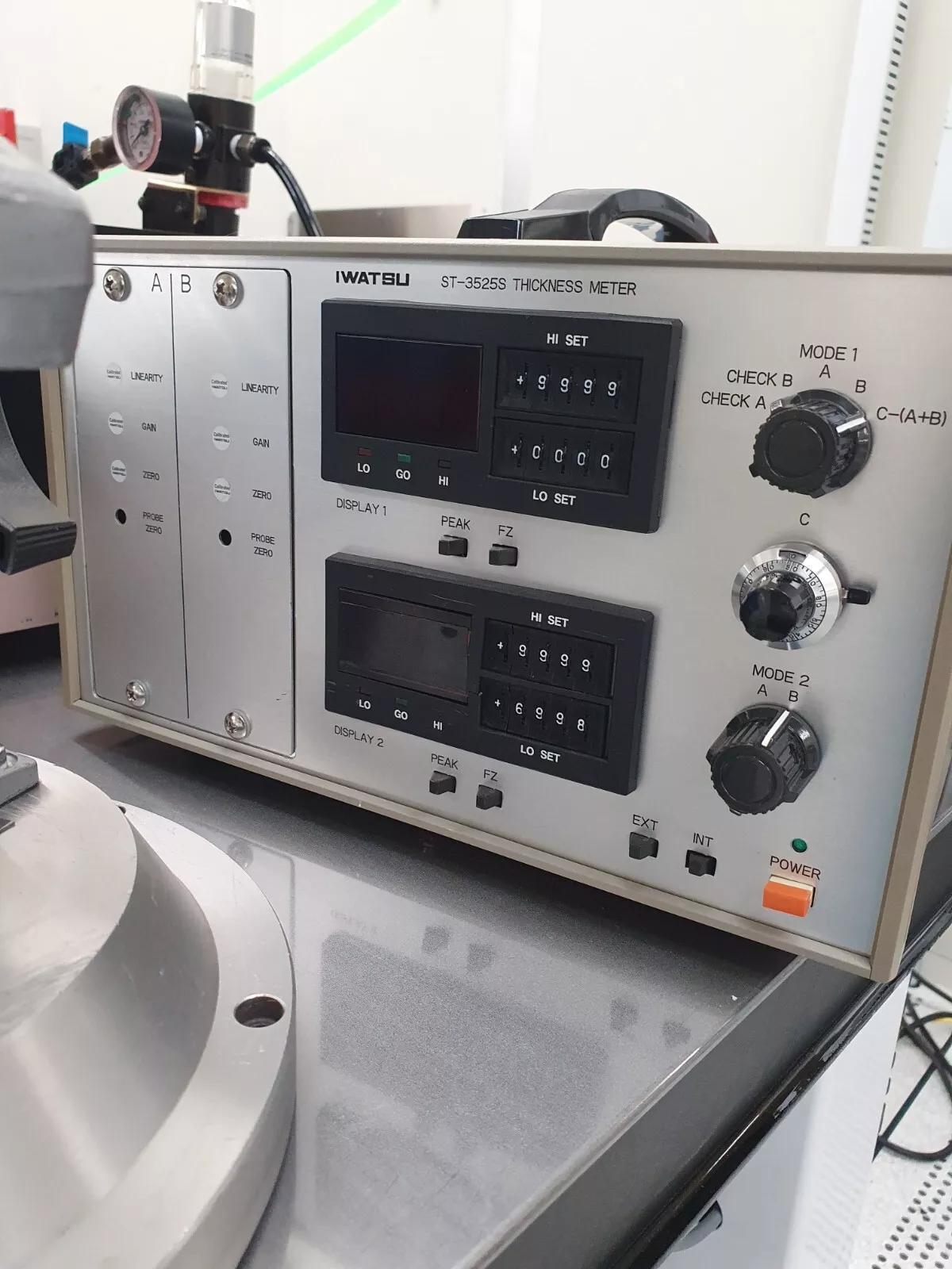 Used 1998 IWATSU ST-0505 Thickness meter