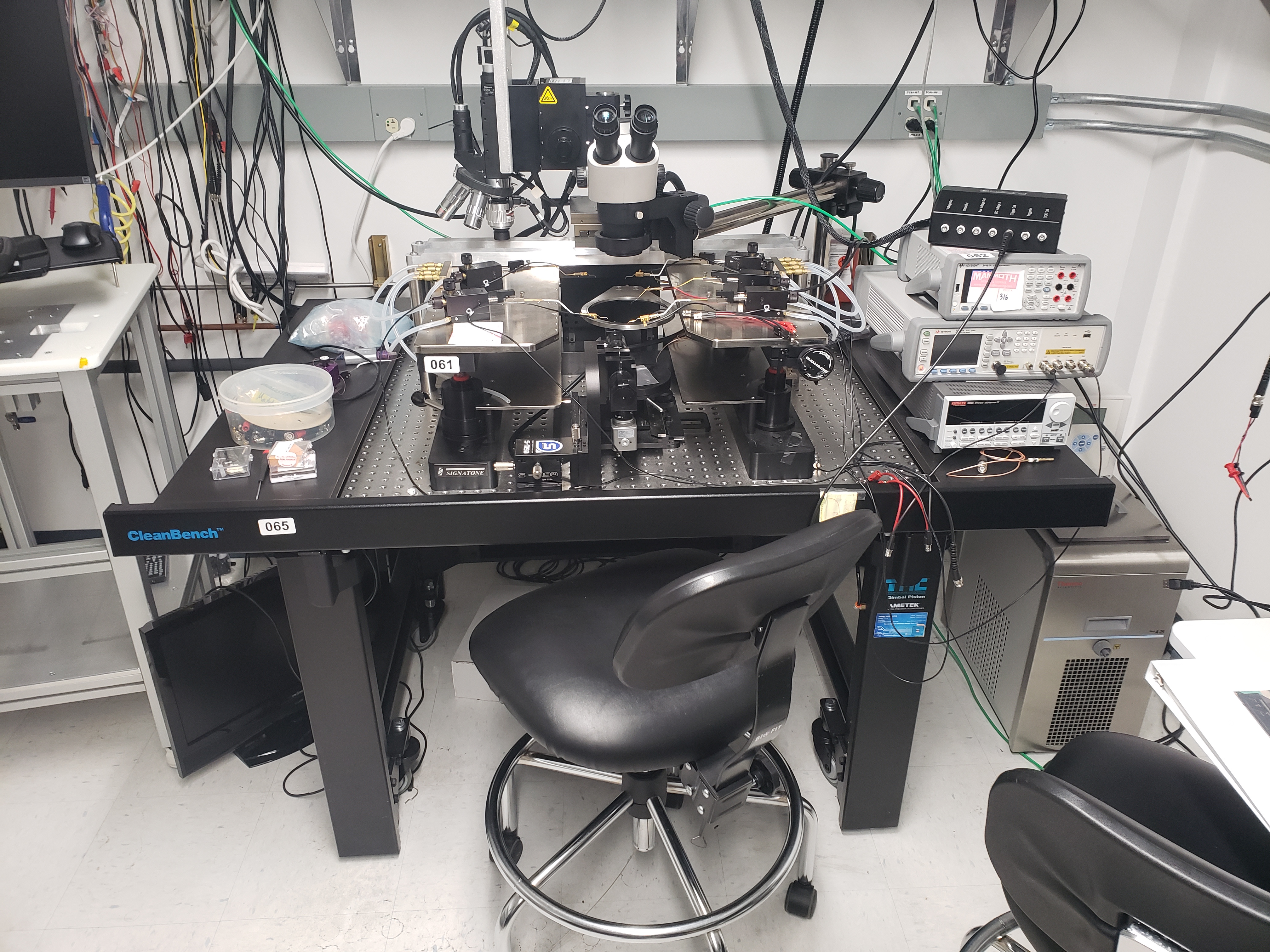 Used Signatone CM-465-22