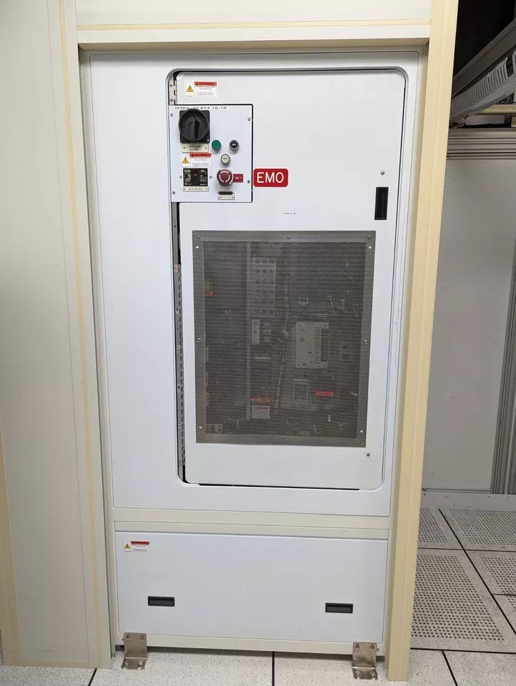 Used Semitool Storm III, Wafer cassette, box clean system