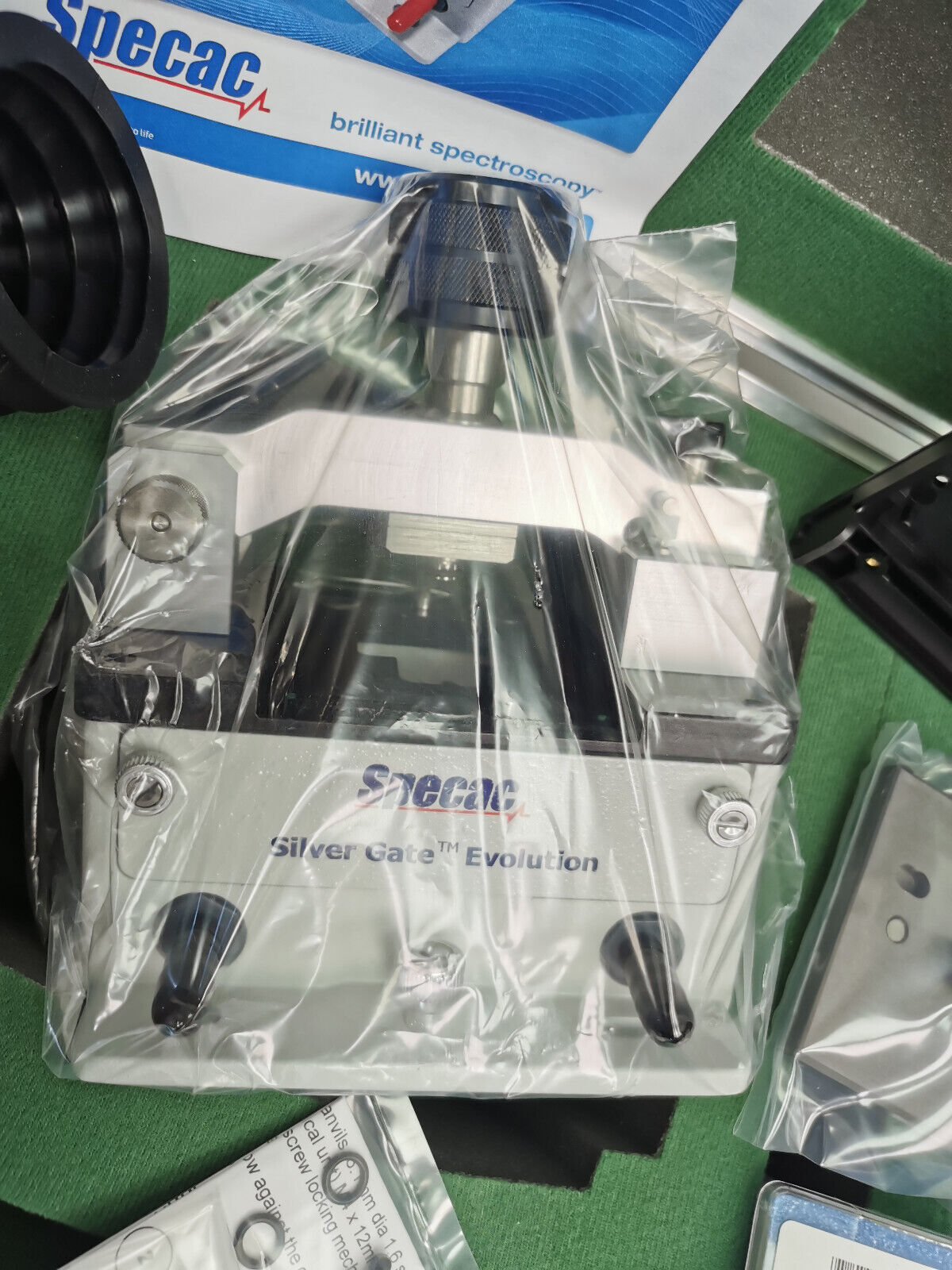 Used Perkin Elmer L1272328 Specac ATR Silver Gate Evolution Recessed ZnSe + Adapter