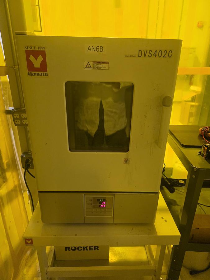 Used Yamato  DVS402C Drying Lab Oven