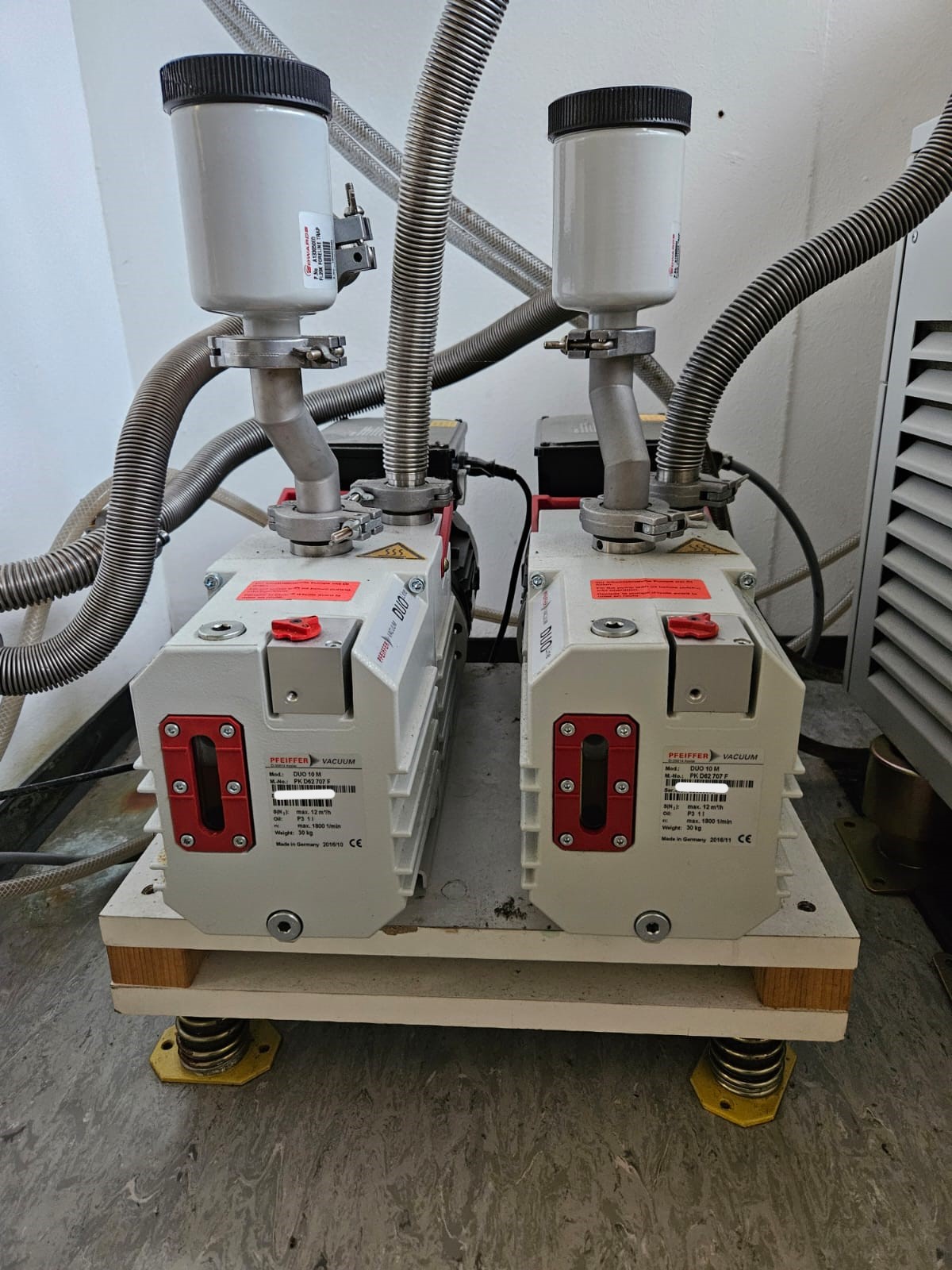 Used HITACHI S-4500 , Scanning electron microscope