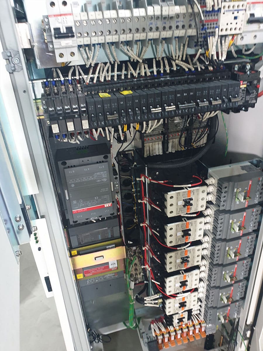 Used 2004 Lam Research 2300 Flex45 RIE Oxide 3 Chambers