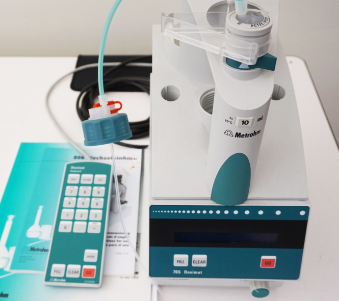 Used Kruss K100Mk2 tensiometer with PC, software, temperature circulator, and Metrohm 765 dosimeter
