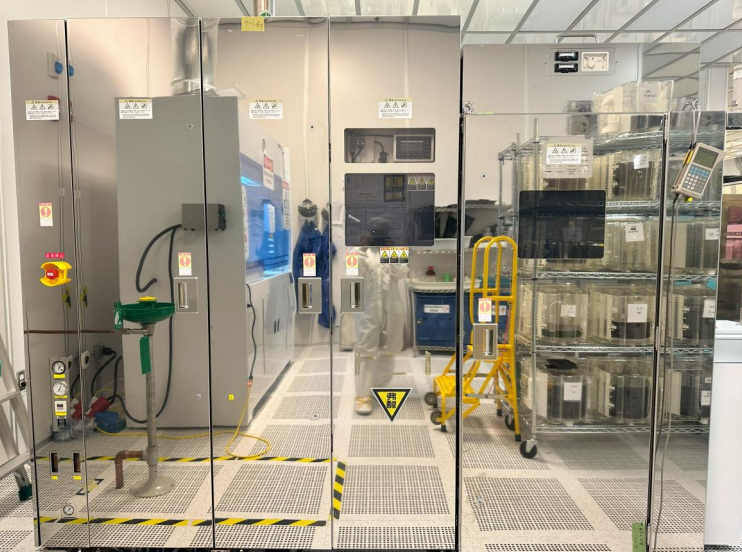 Used Rigaku TXRF V300 with VDP