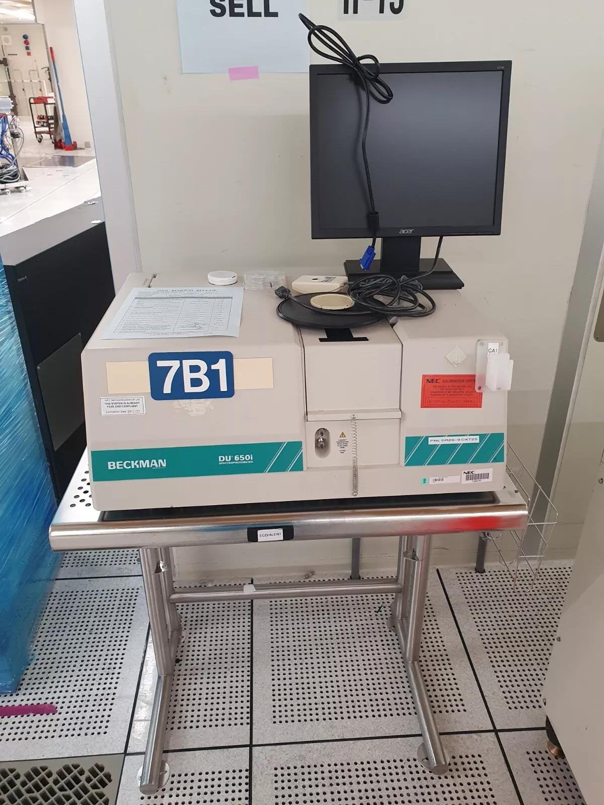 Used Beckman DU650i Spectrophotometer with monitor