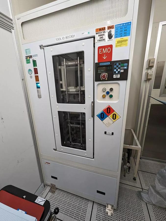 Used Semitool Storm III, Wafer cassette, box clean system