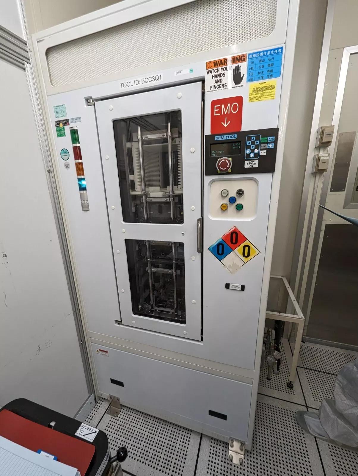 Used Semitool Storm III, Wafer cassette, box clean system